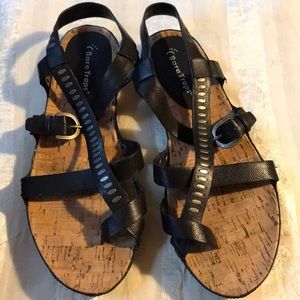 Bare Traps sandals